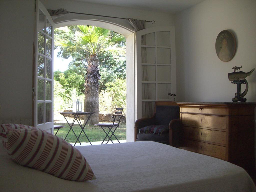 Bed and Breakfast Le Mas De Notre-Dame à La Londe-les-Maures Chambre photo