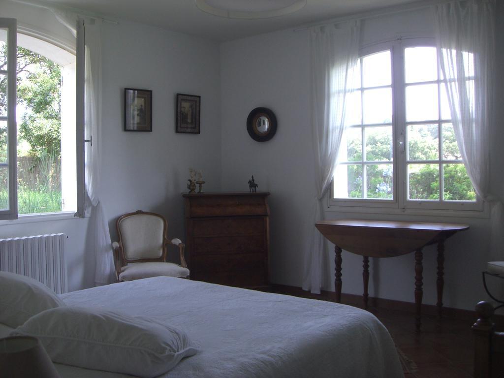 Bed and Breakfast Le Mas De Notre-Dame à La Londe-les-Maures Chambre photo